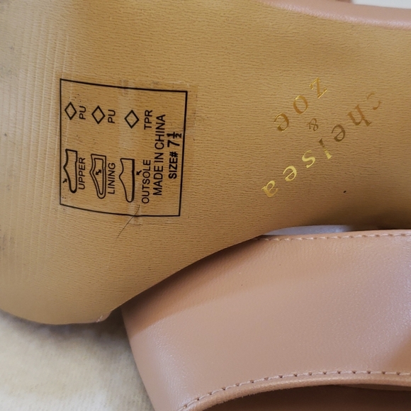 Chelsea & Zoe sz 7.5 nude minimalist design heel - Picture 5 of 7